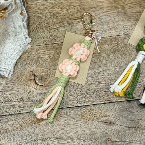 Macrame Daisy Clip
