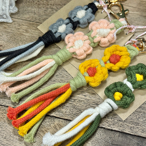 Macrame Daisy Clip