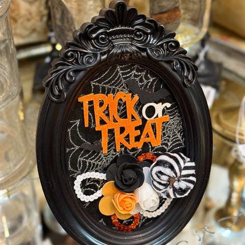 Trick or Treat Frame