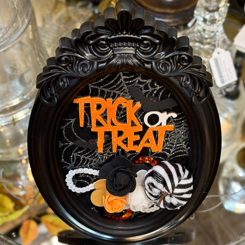 Trick or Treat Frame
