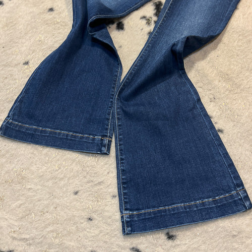 Shield Pocket Flare Jean