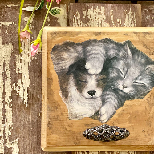 Dog & Cat Wood Decor