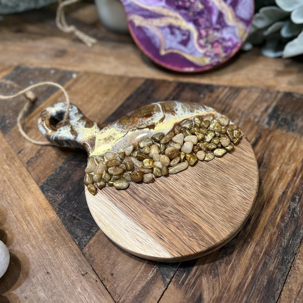 Resin & Wood Cutting Board Decor